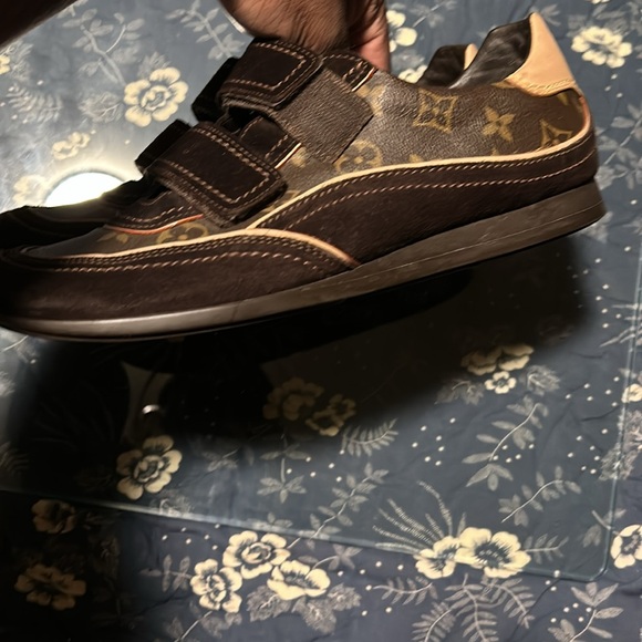 Men’s Louis Vuitton Sneakers size 8 - Picture 16 of 16